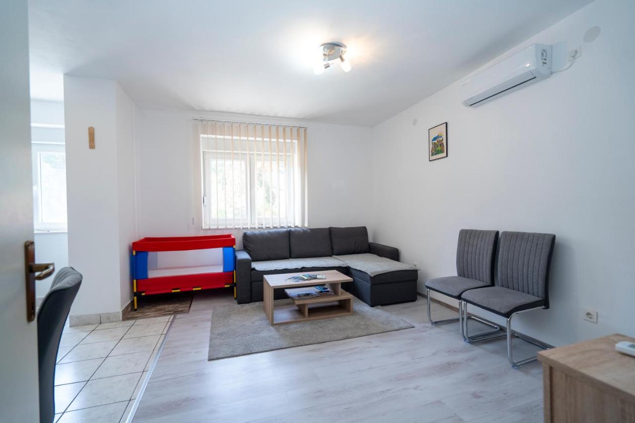 Apartman Curcic Knin Exterior foto